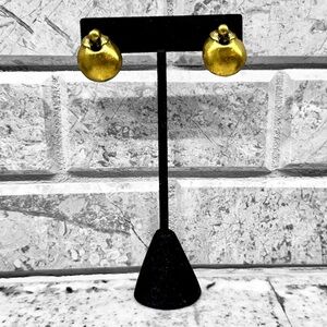 Gold tone thick statement post earrings!